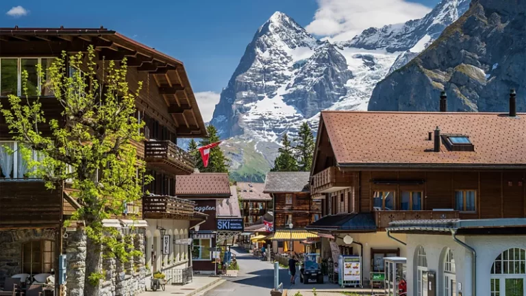 Mürren: The stunning car-free village reached by cable car